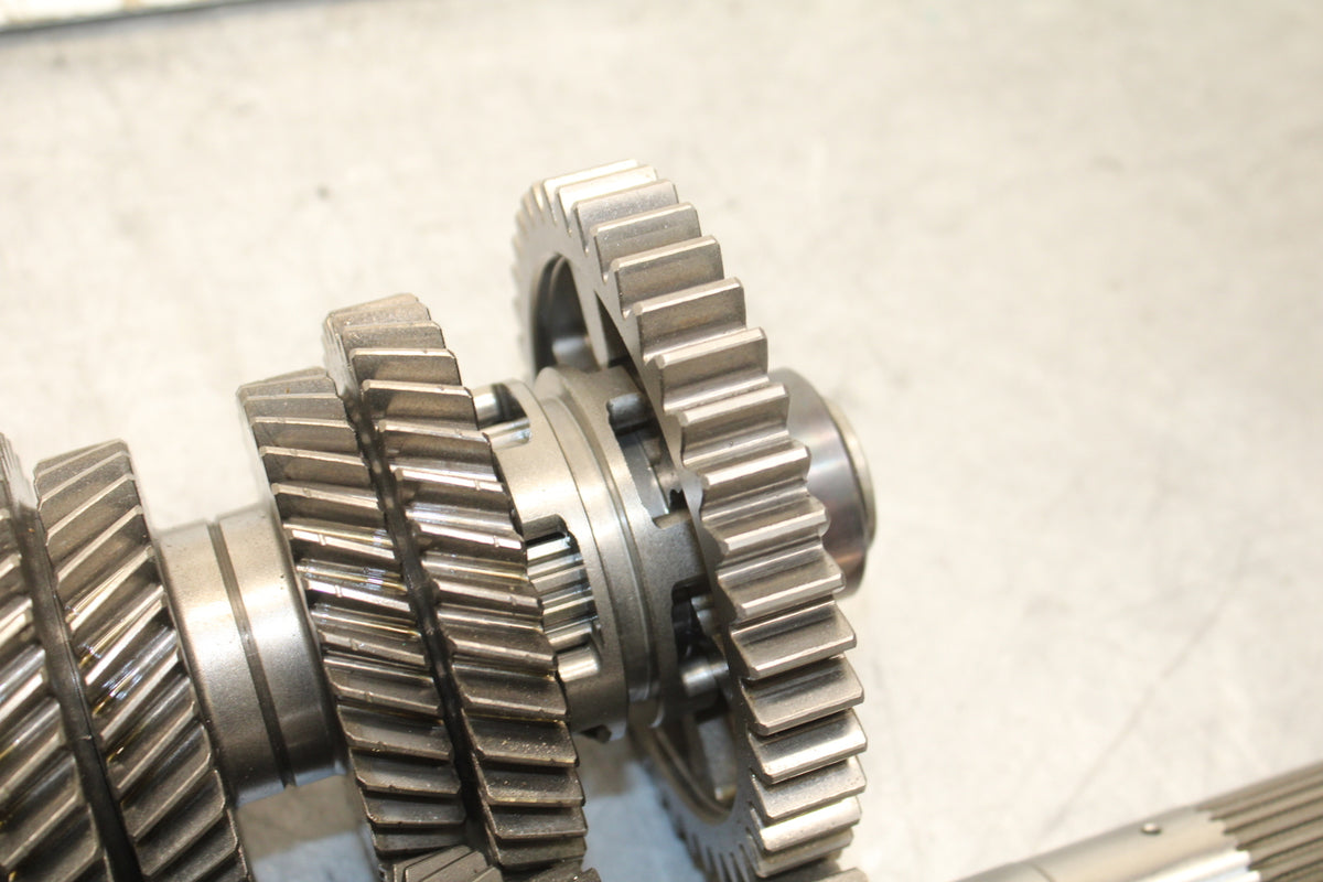 22-24 INDIAN CHIEF BOBBER DARK HORSE ENGINE TRANSMISSION TRANNY GEARS BB717