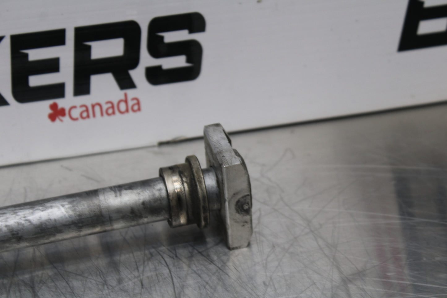 04-05 KAWASAKI NINJA ZX10R REAR AXLE BACK WHEEL RIM PIVOT BOLT AXEL BB163