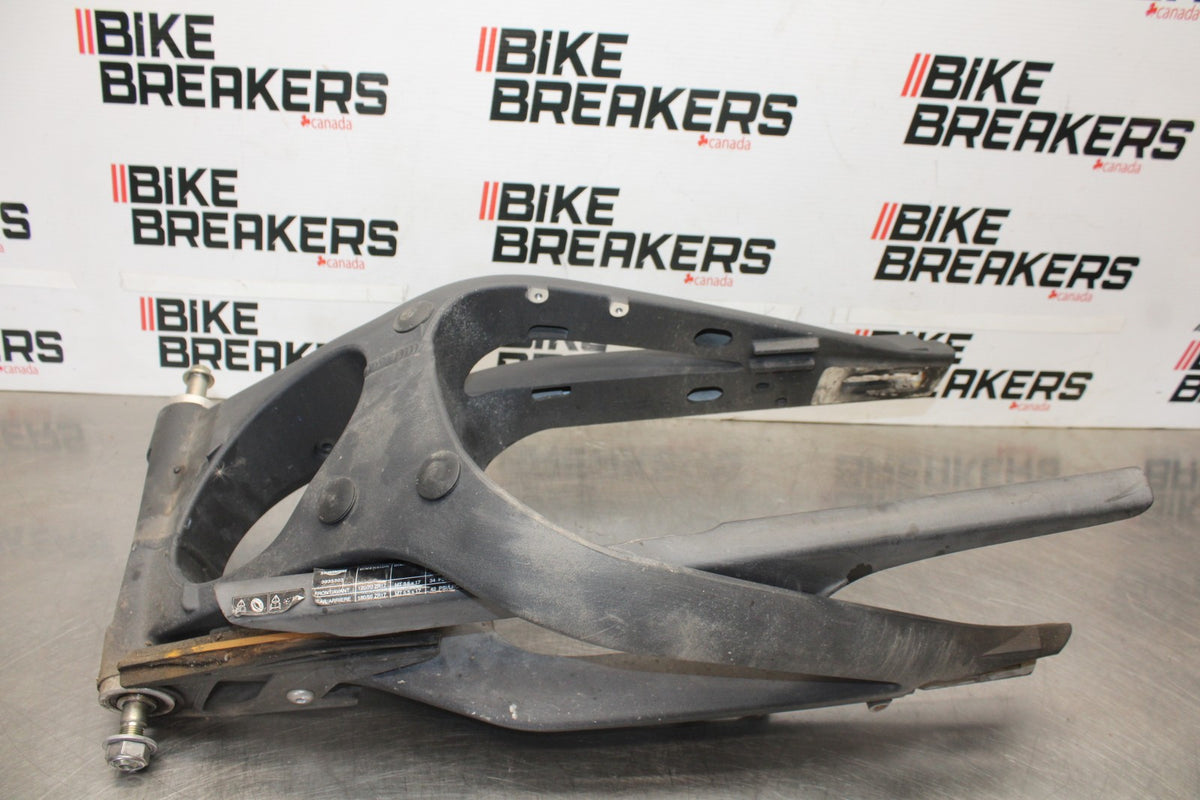 12 TRIUMPH STREET TRIPLE R REAR SWINGARM BACK SUSPENSION SWING ARM BB914