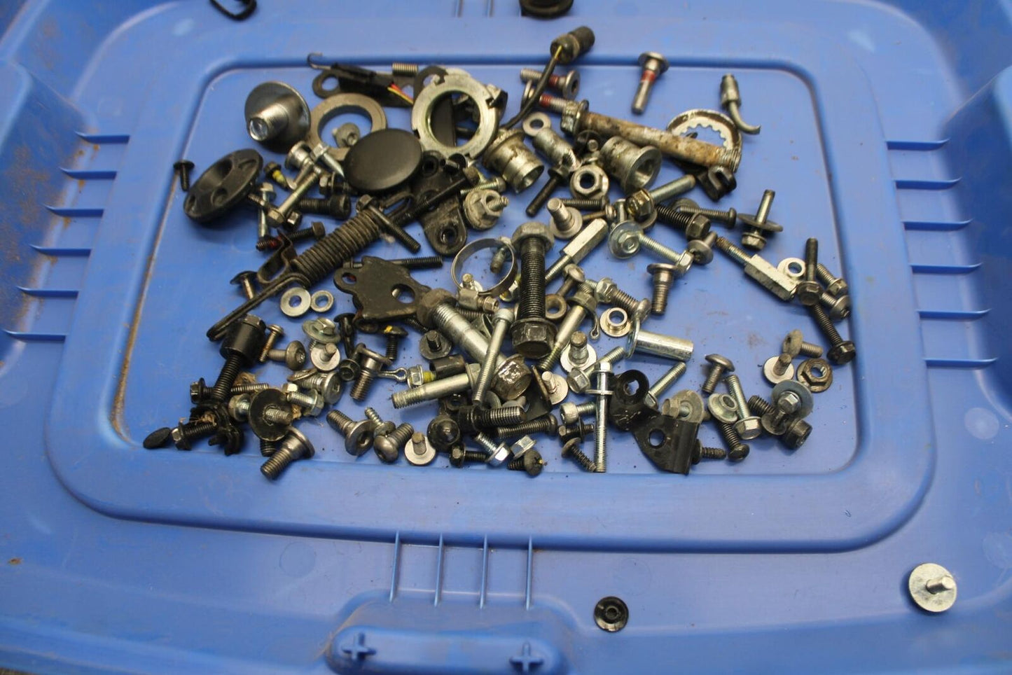 2013 Kawasaki Ninja 300 LEFTOVER  MOUNTING BOLTS HARDWARE MOTOR SCREWS BB518