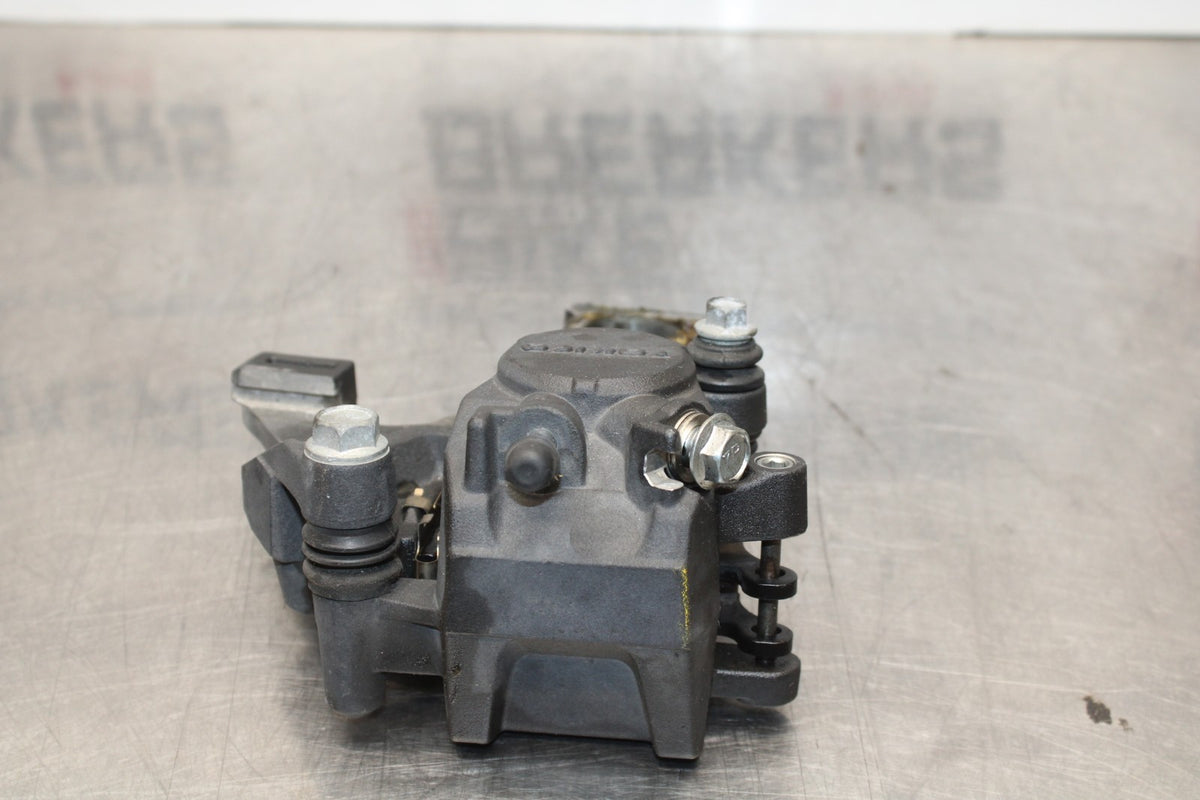08-10 SUZUKI GSXR 600 REAR BACK BRAKE CALIPER W MOUNT BRACKET BB765