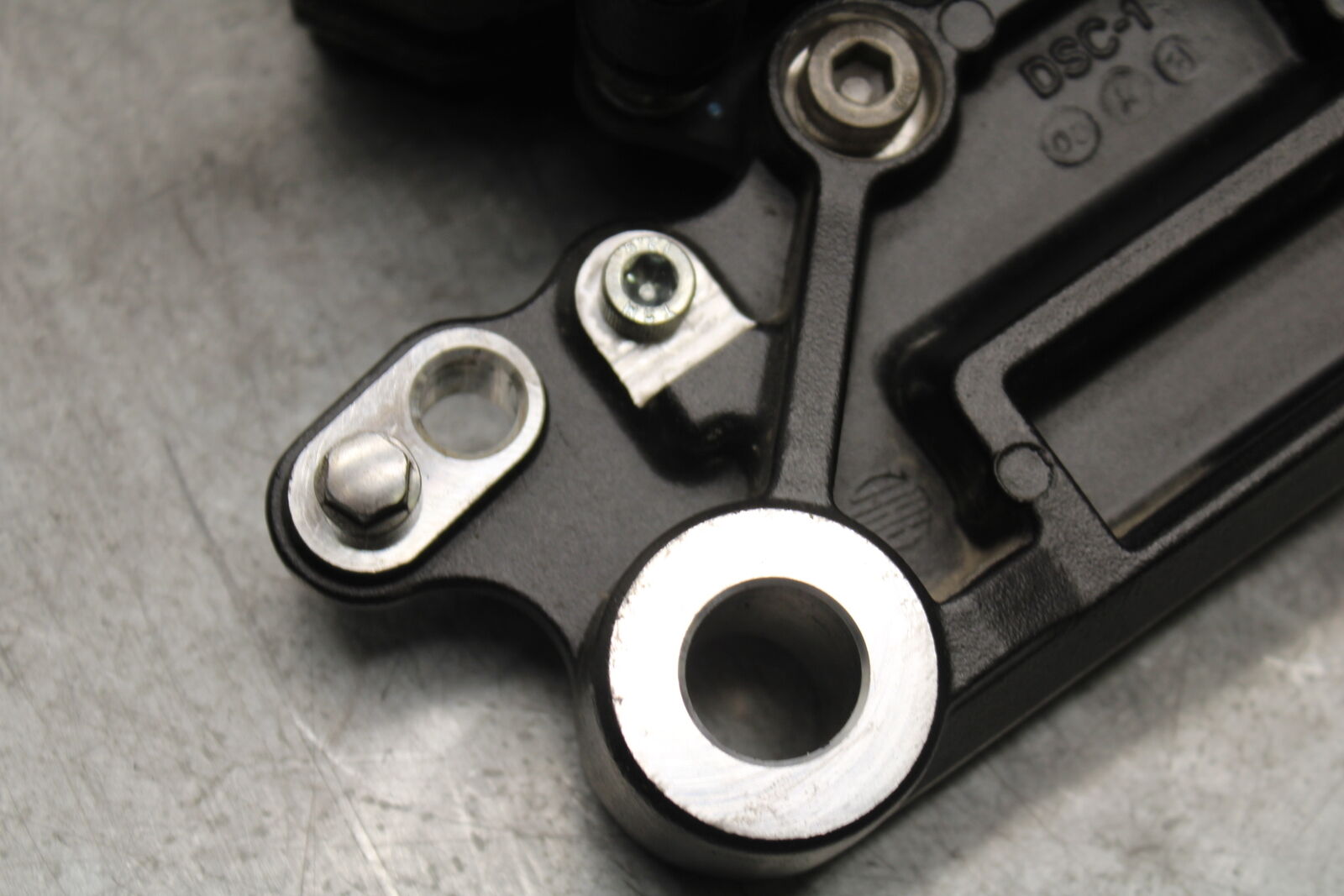 18-23 KAWASAKI NINJA 400 REAR BACK BRAKE CALIPER W MOUNT BRACKET BB660