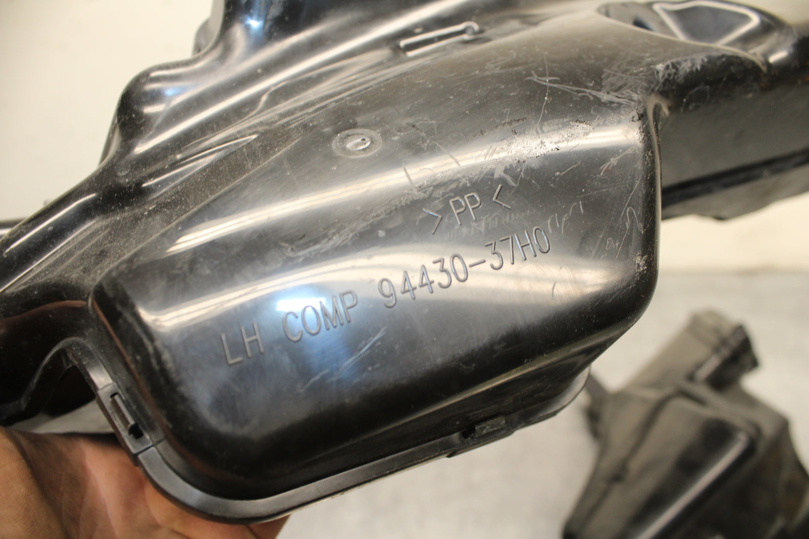 09 SUZUKI GSXR600 RIGHT LEFT AIR INTAKE DUCTS BB759