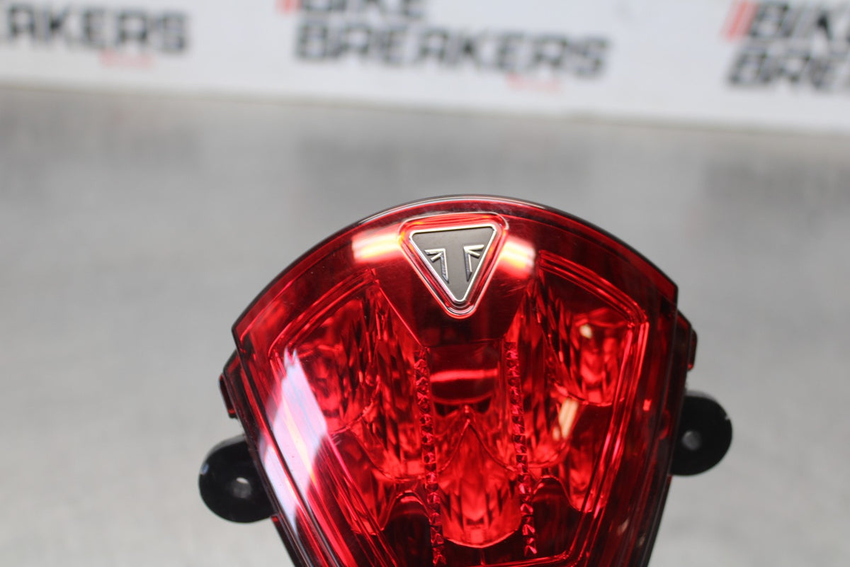 24-26 TRIUMPH DAYTONA 660 REAR TAIL TAILLIGHT BACK BRAKE LIGHT BB01