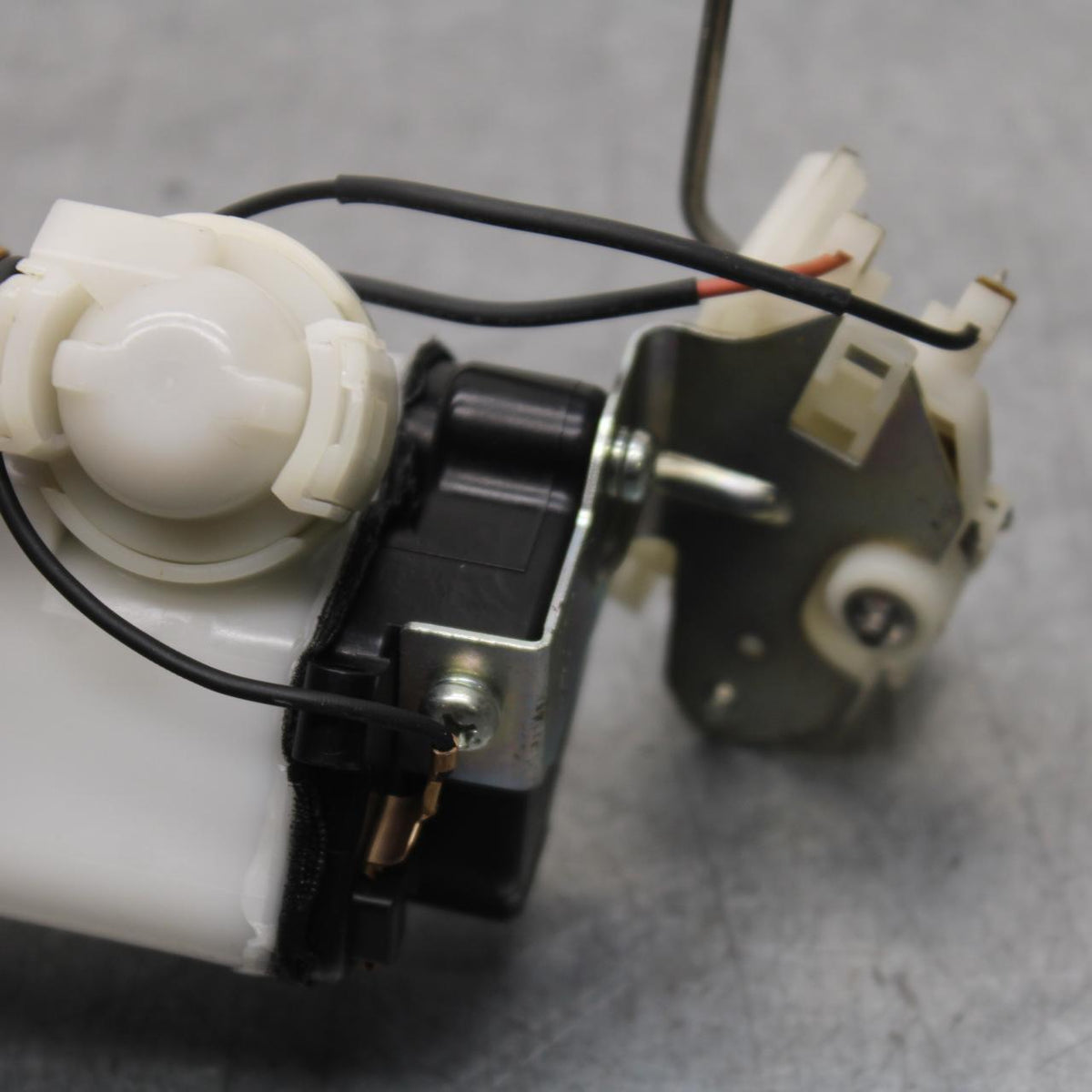 06-07 SUZUKI GSXR750 FUEL PUMP GAS PETROL SENDER UNIT 15100-01H00 BB645