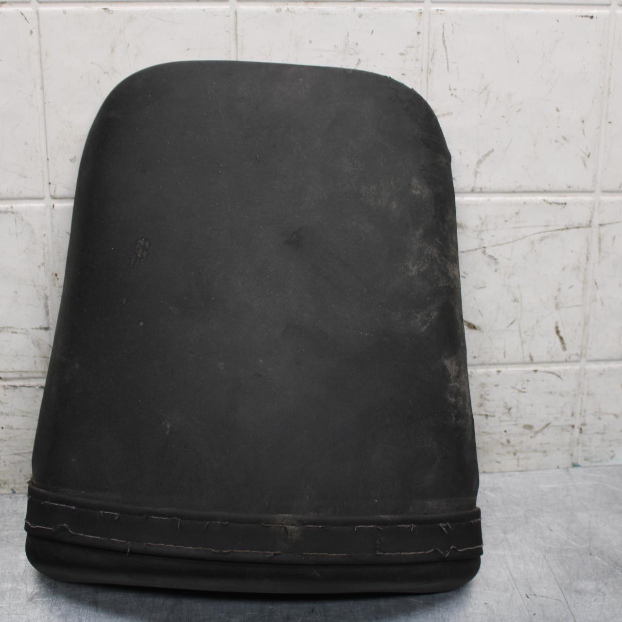 2005 Honda CBR600RR REAR BACK PASSENGER TANDEM SEAT PAD SADDLE PILLION BB564