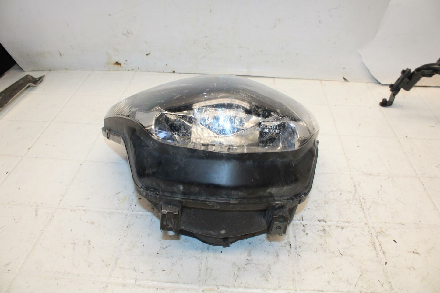 06-07 SUZUKI BANDIT 1200S ABS FRONT HEADLIGHT HEAD LIGHT LAMP BB21