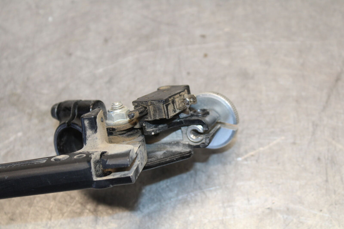 11-24 SUZUKI GSXR750 CLUTCH PERCH MOUNT WITH LEVER BB687