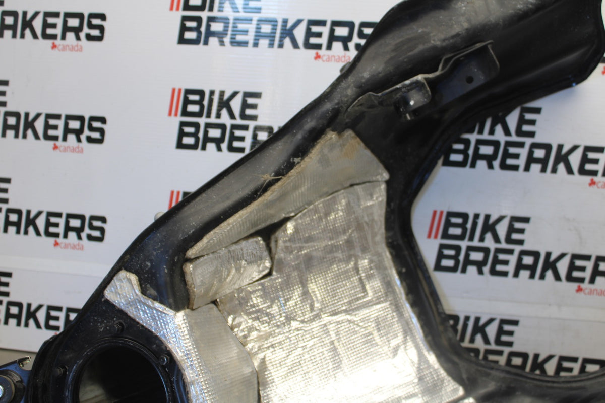 19 BMW F750GS GAS TANK FUEL CELL PETROL RESERVOIR BB938