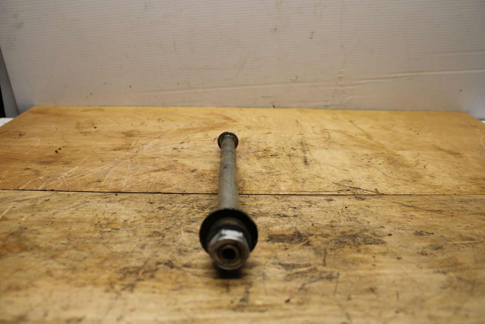 05-09 SUZUKI BOULEVARD C90 REAR AXLE BACK WHEEL RIM PIVOT BOLT AXEL BB332