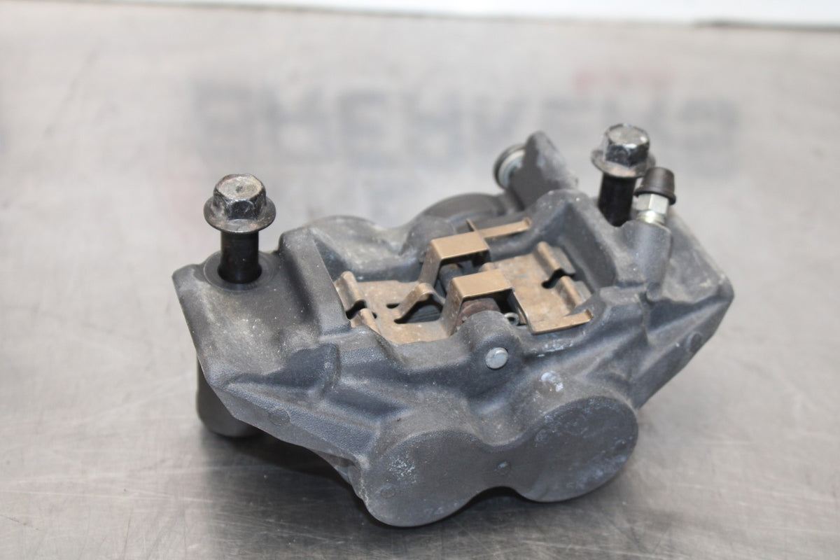 17 YAMAHA YZF R6 RIGHT LEFT FRONT BRAKE CALIPER SET PAIR CALIPERS BB922