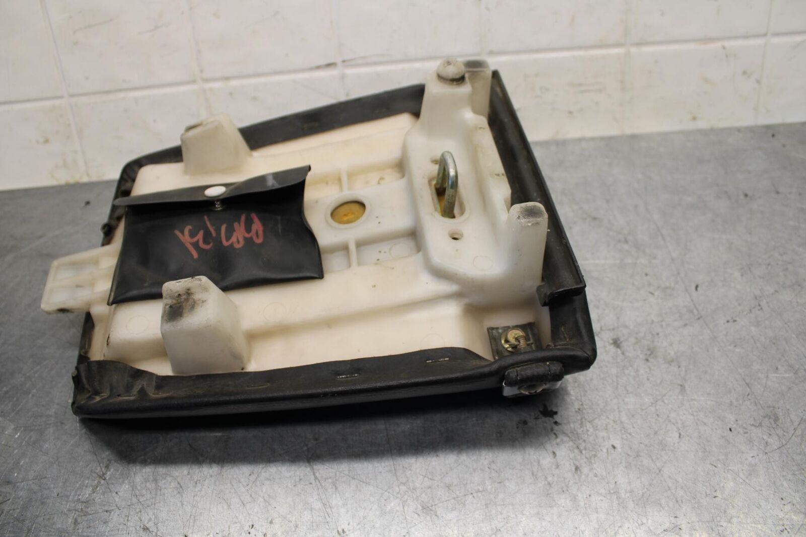 89-90 YAMAHA FZR600 REAR BACK PASSENGER TANDEM SEAT PAD SADDLE PILLION BB76