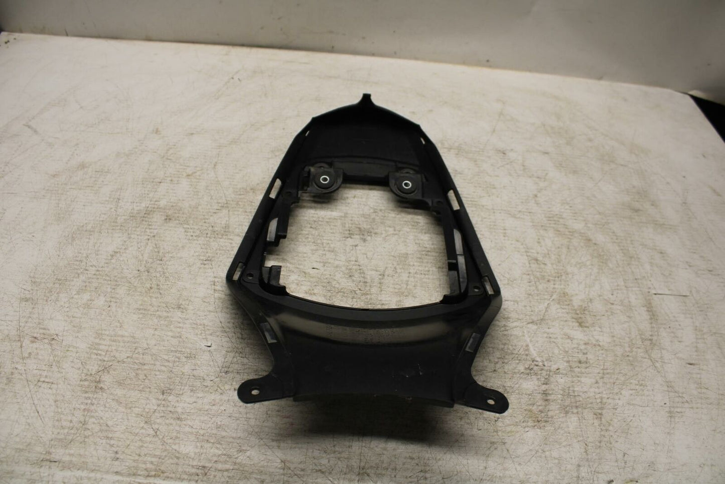 11-19 SUZUKI GSXR600 CENTER REAR BACK TAIL FAIRING COWL BB371