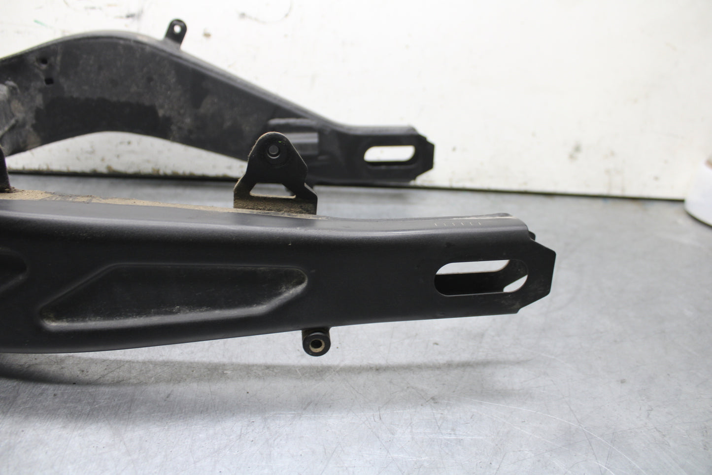 18-24 KAWASAKI NINJA 650 REAR SWINGARM BACK SUSPENSION SWING ARM BB725