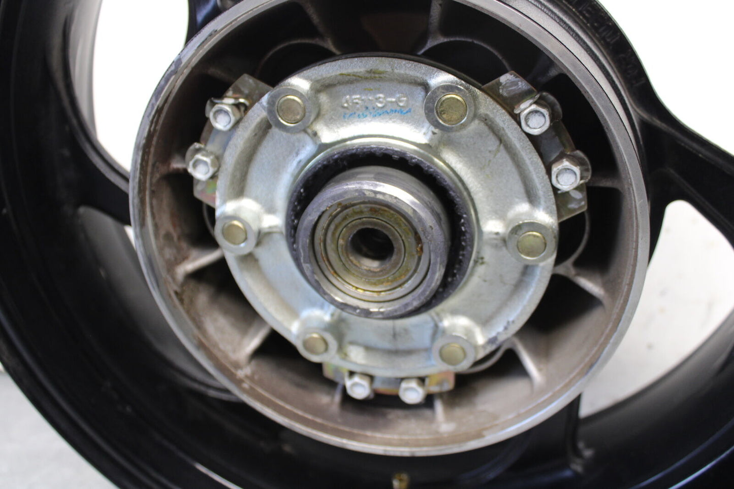 05-06 SUZUKI BOULEVARD M50 REAR WHEEL BACK RIM BB671