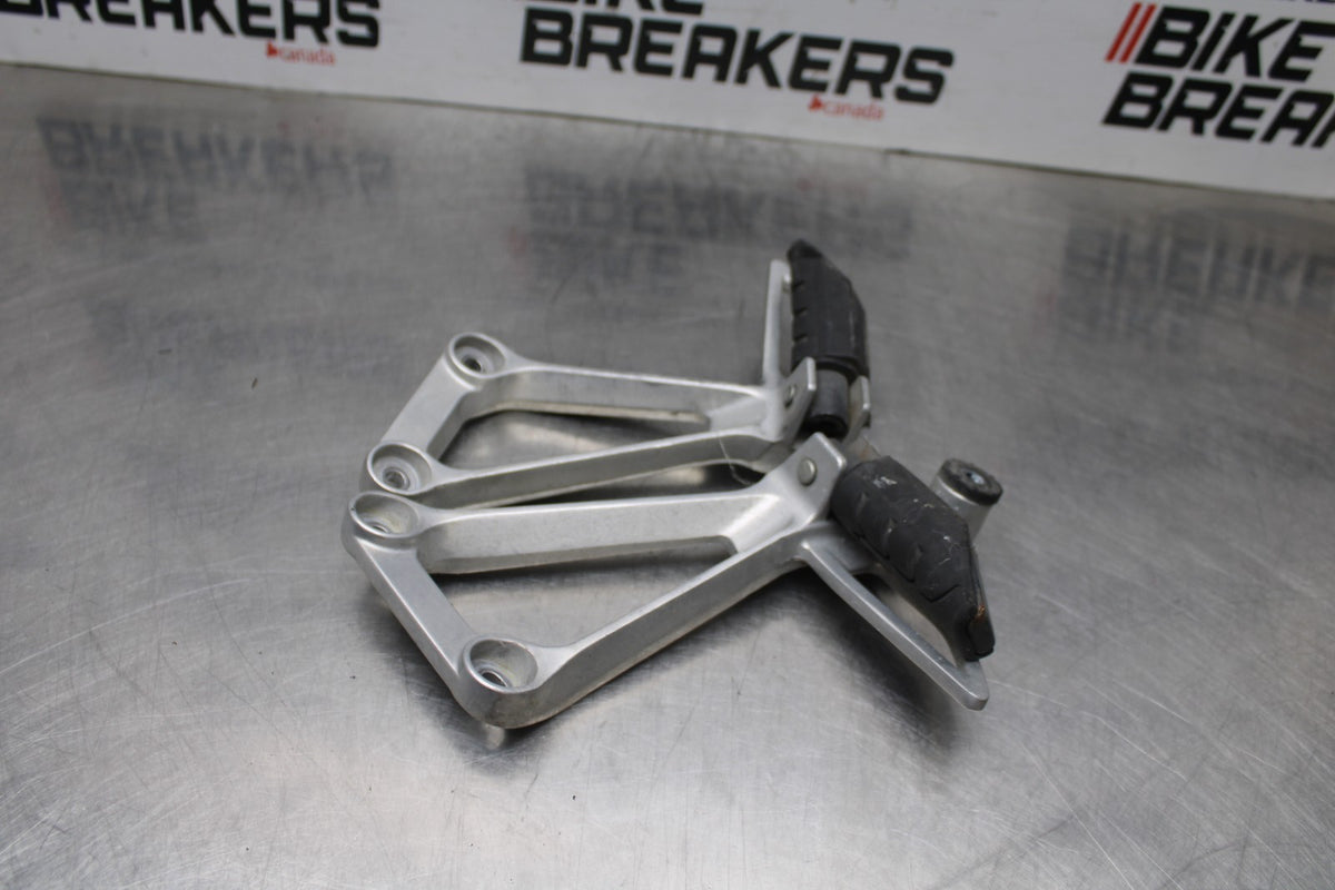 13-15 HONDA CBR500R REAR BACK PASSENGER PEG SET PAIR BB834