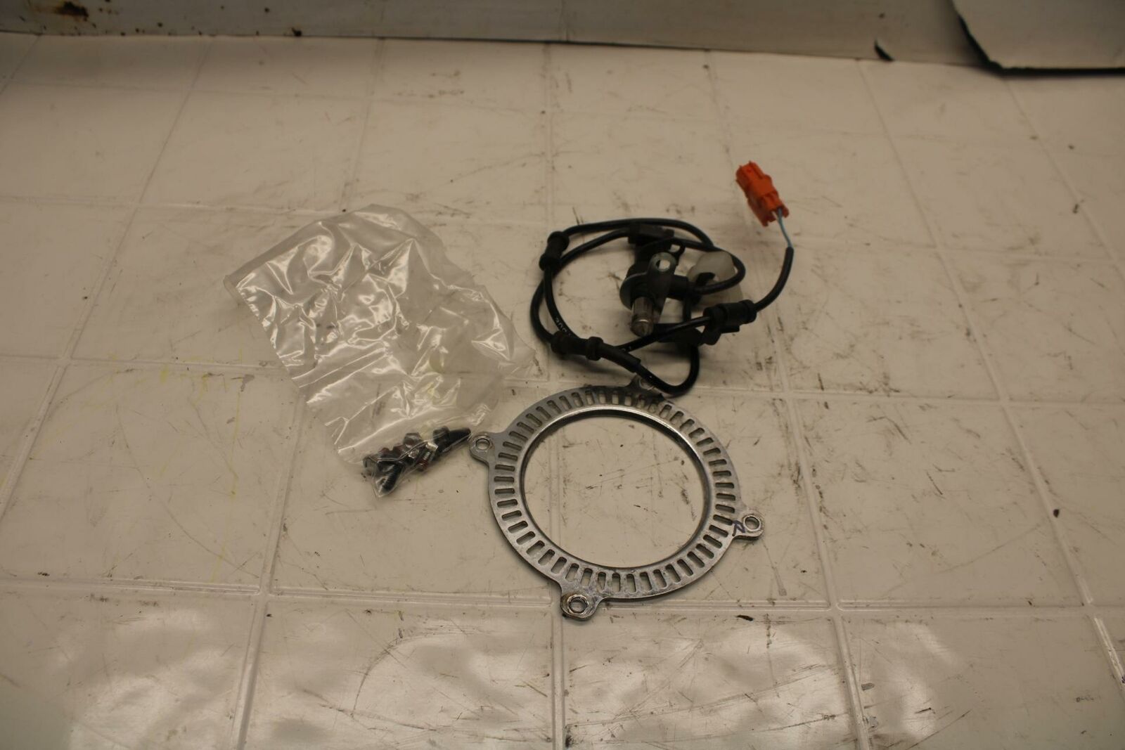 15-16 HONDA CB300F REAR ABS BRAKE SENSOR RING BB05