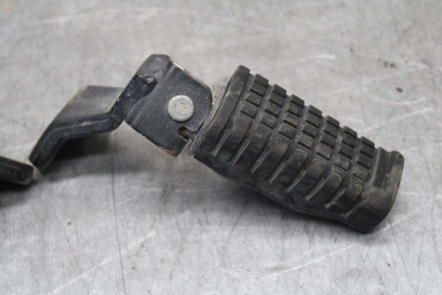 08-18 KAWASAKI KLR650 FRONT FOOT RESTS PEGS STEPS SET PAIR BB707