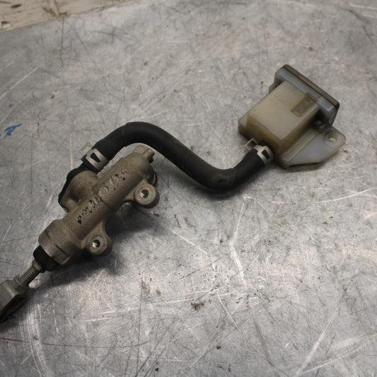 1998 Suzuki TL1000S REAR BACK BRAKE MASTER CYLINDER W RESERVOIR BB508