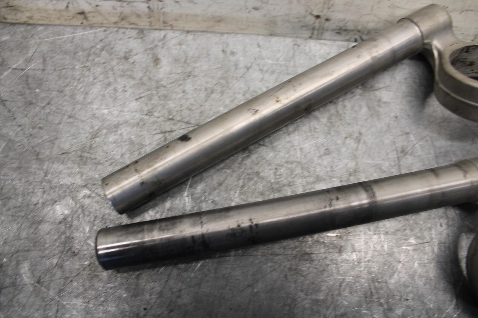2001 Suzuki GSXR1000 LEFT RIGHT CLIP ON ONS HANDLEBARS PAIR SET 56111-35F02 BB52