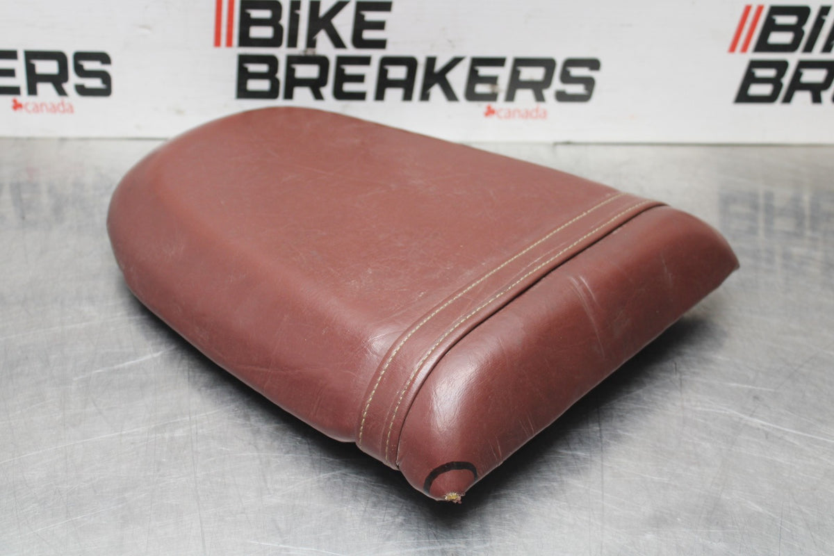 00 SUZUKI GSXR750 REAR BACK PASSENGER TANDEM SEAT PAD SADDLE PILLION BB820