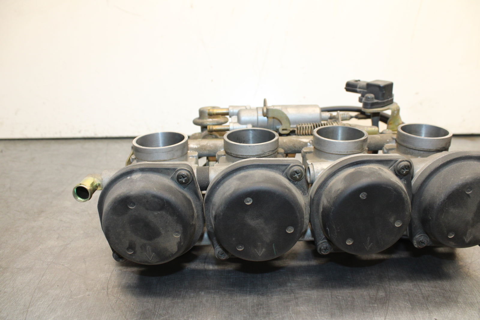 03-05 YAMAHA YZF R6  MAIN FUEL INJECTORS / THROTTLE BODIES BB751