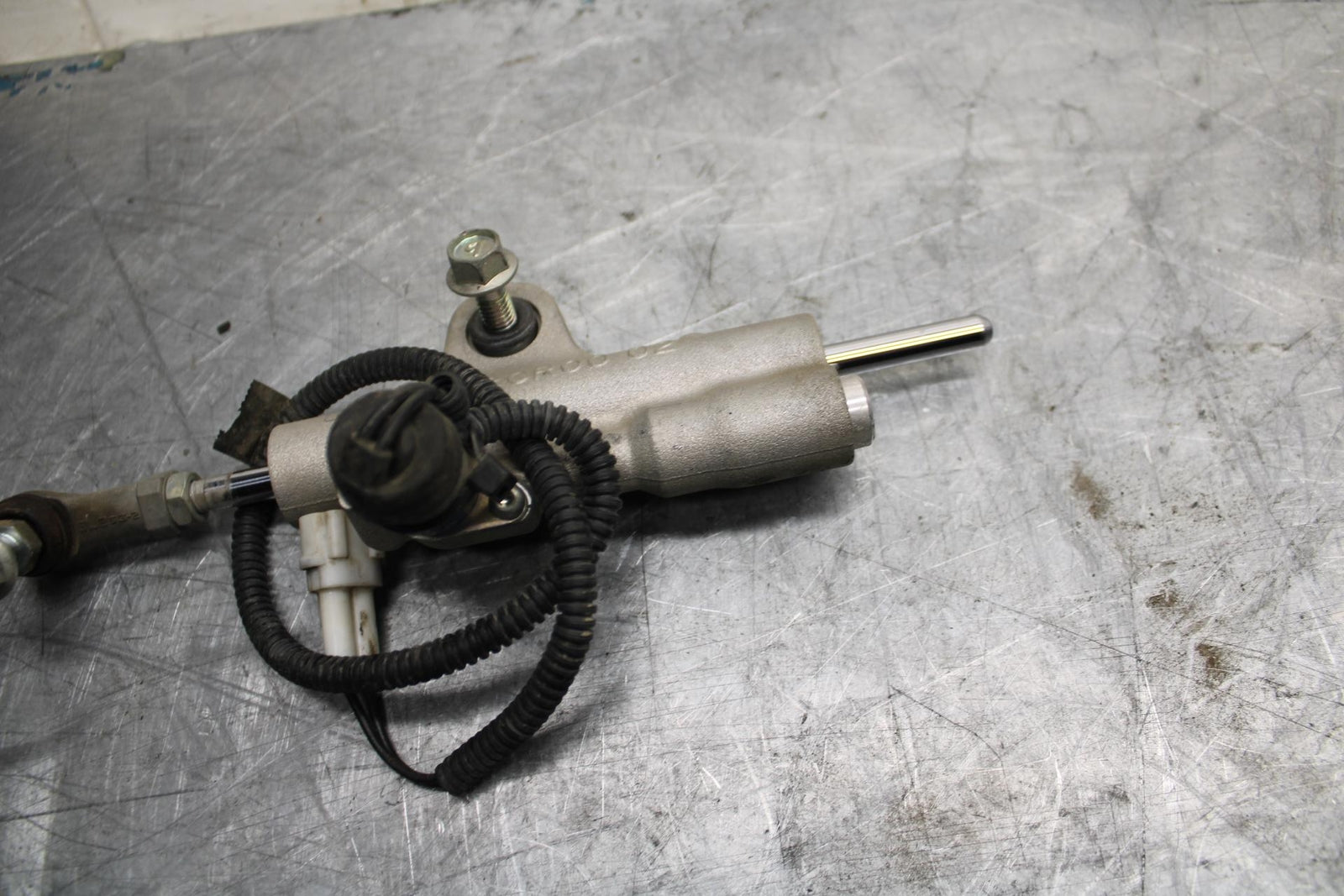 18 YAMAHA YZF R1  STEERING DAMPER STABILIZER BB473