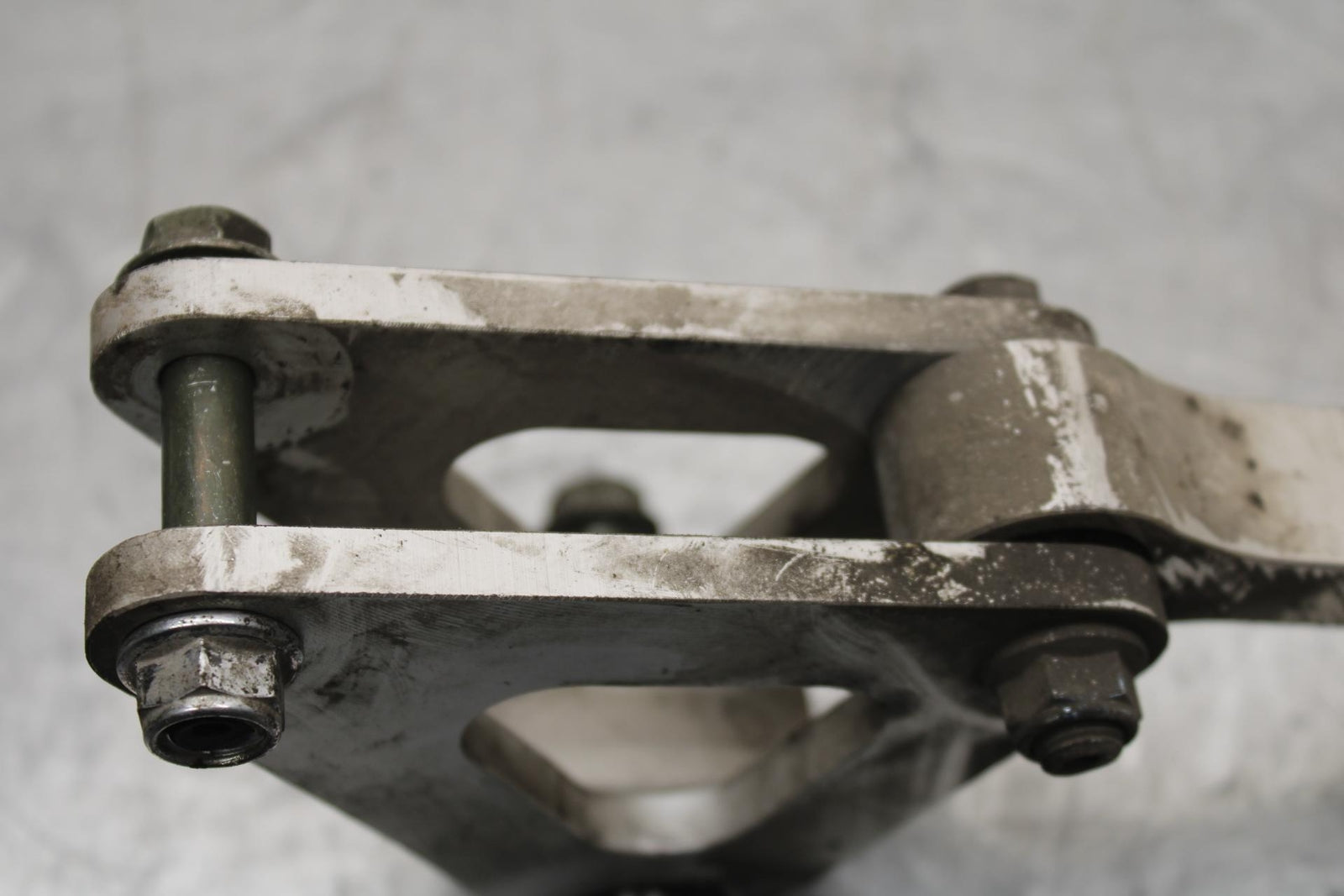 2007 Yamaha YZF R1 REAR DOGBONE SHOCK LINKAGE LINK BB575