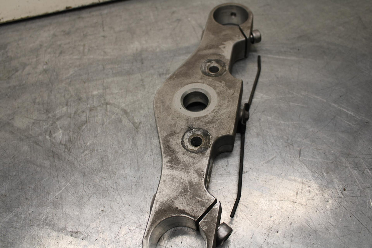 03-08 KAWASAKI VULCAN 1600 FORKS UPPER TRIPLE TREE CLAMP BB616