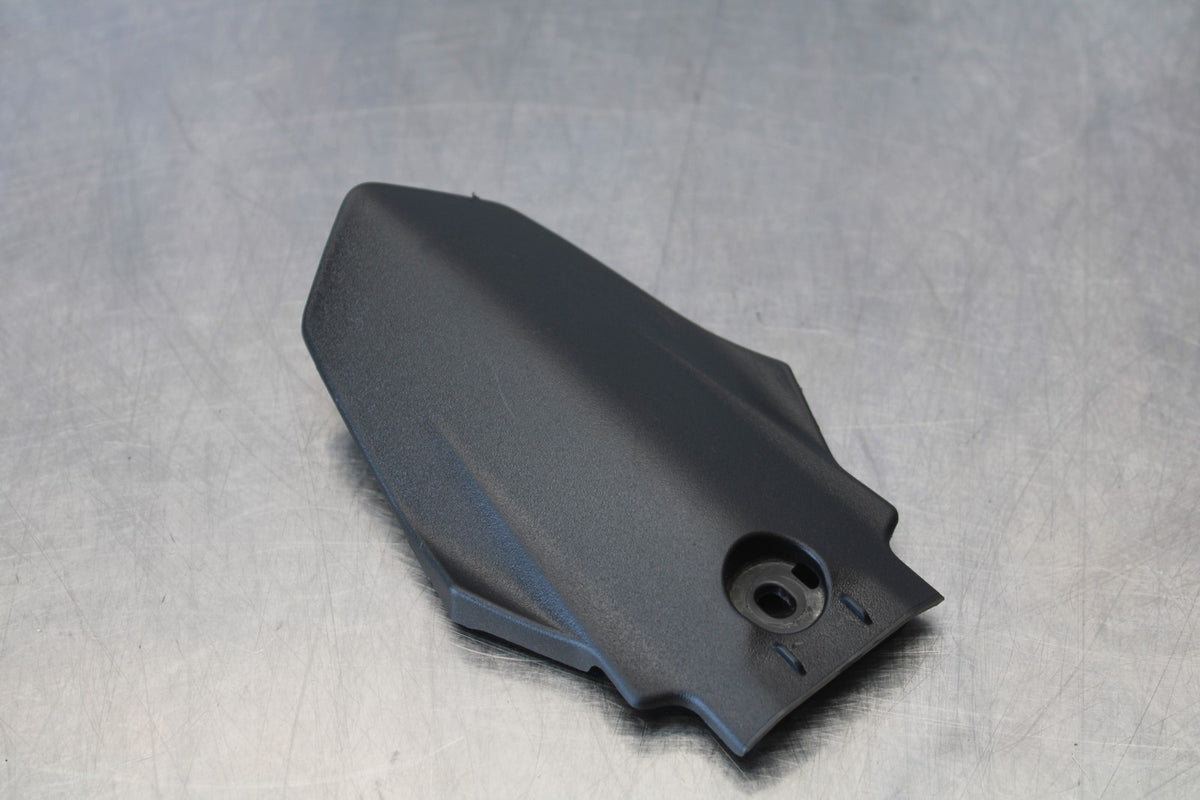 22-25 YAMAHA YZF R7 CENTER REAR BACK TAIL FAIRING COVER TRIM COWL BB176