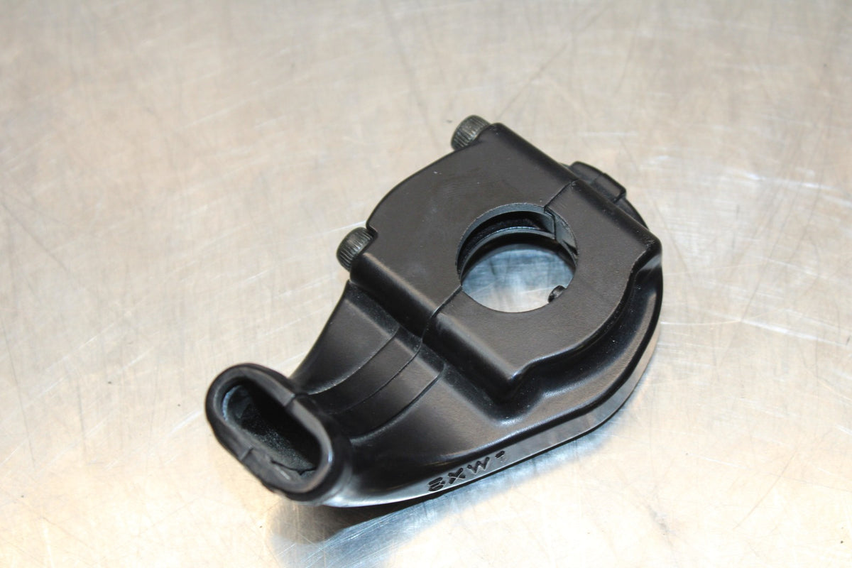 04-05 YAMAHA YZF R1 THROTTLE CABLE LINE HOUSING GUIDE BB173
