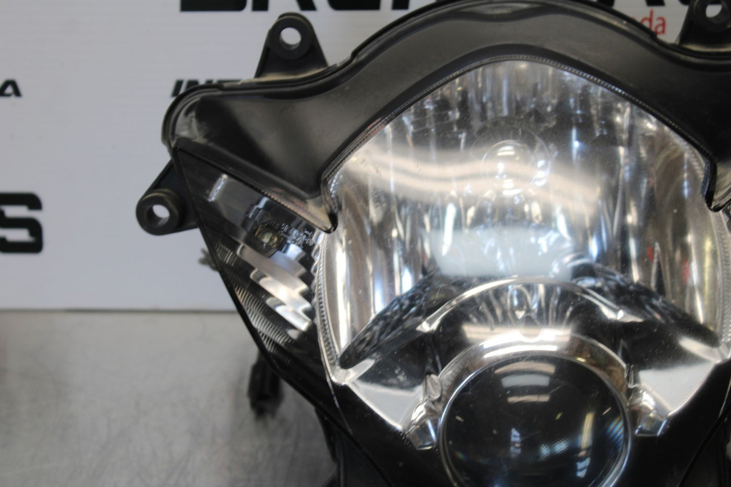 06-07 SUZUKI GSXR 600 FRONT HEADLIGHT HEAD LIGHT LAMP BB170