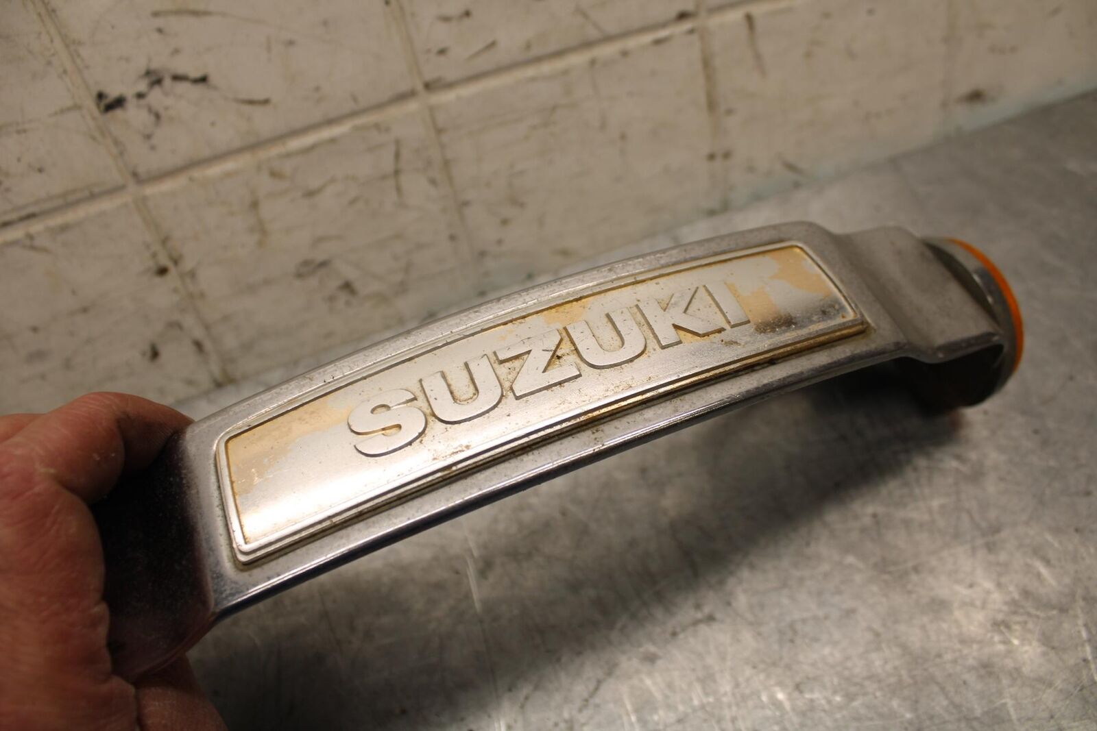 82-83 SUZUKI GS1100GL FRONT FORK COVER TOP GUARD SHIELD COWL  BB30