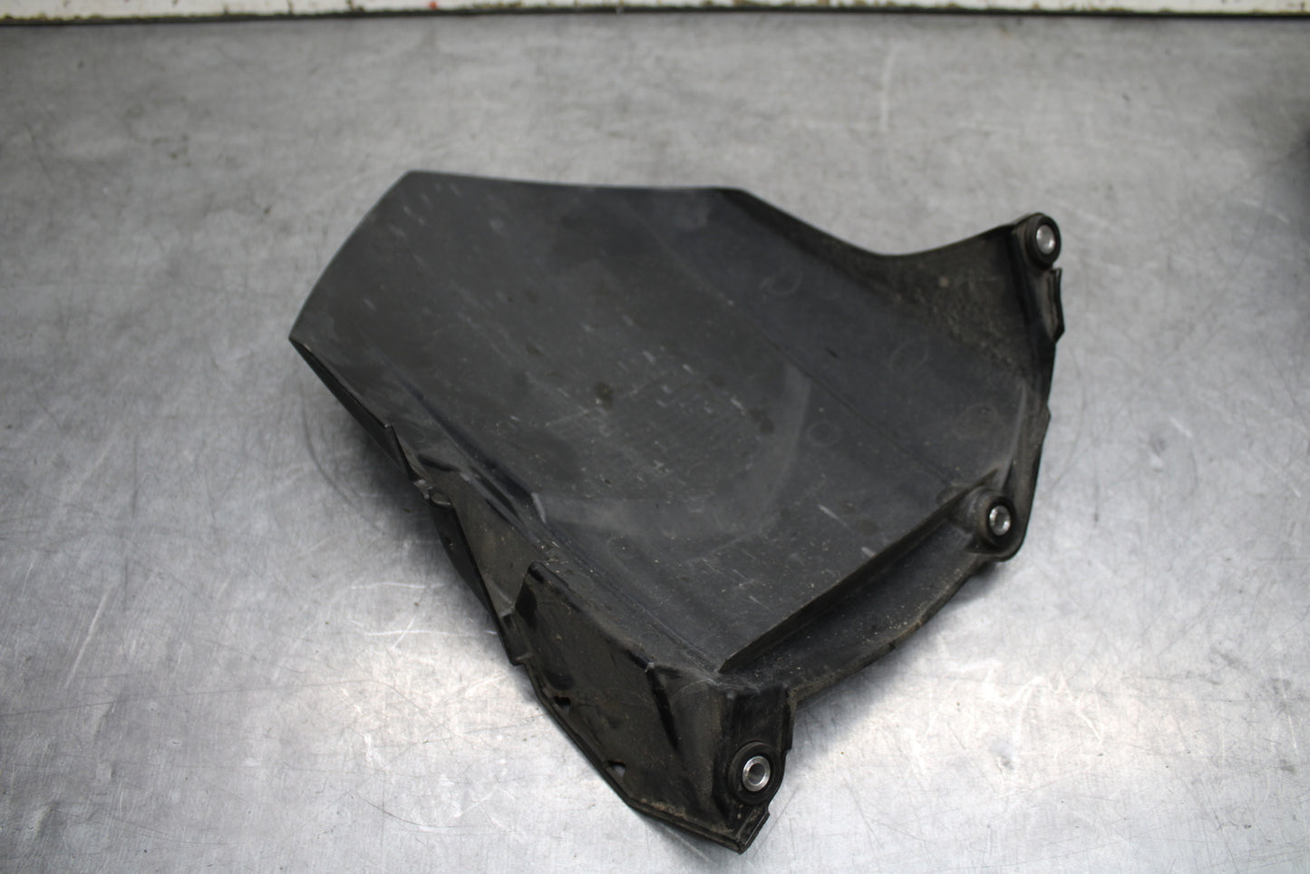 07-08 YAMAHA YZF R1 REAR BACK WHEEL TIRE HUGGER FENDER BB724
