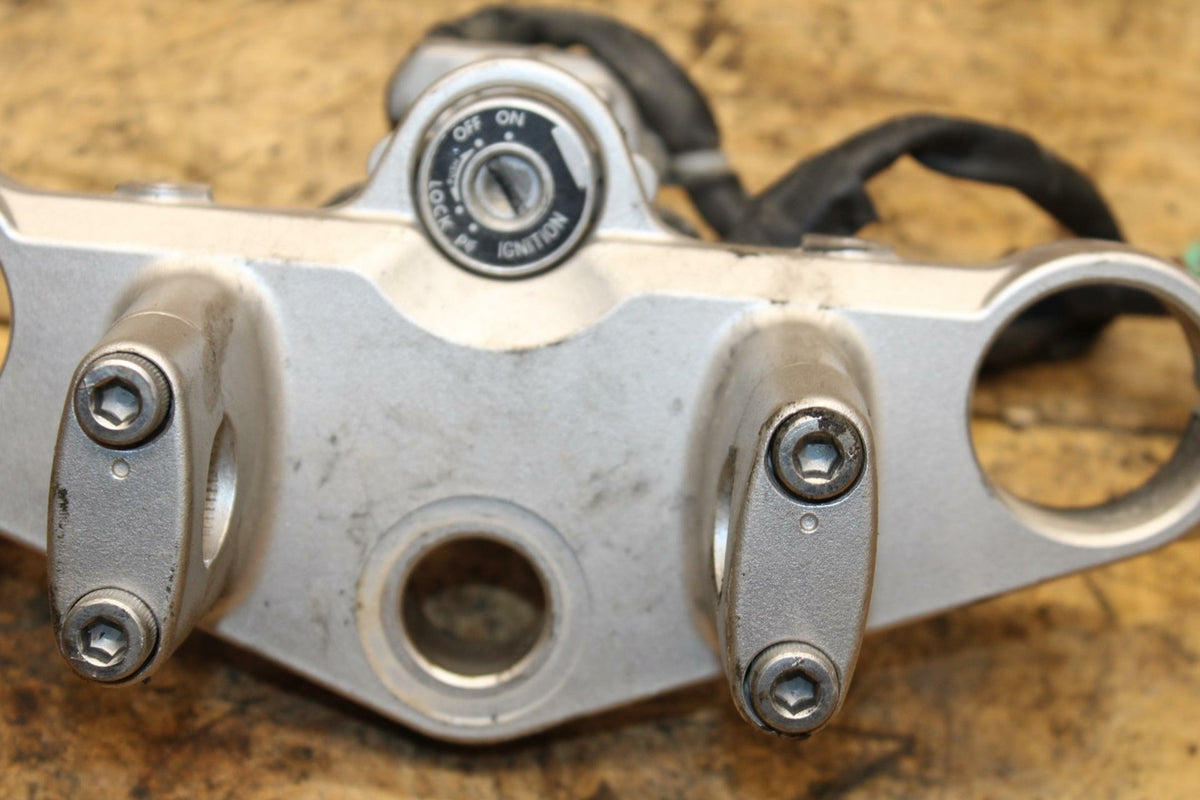 07-11 SUZUKI VSTROM 650 UPPER TREE IGNITION LOCK WITHOUT KEY BB340