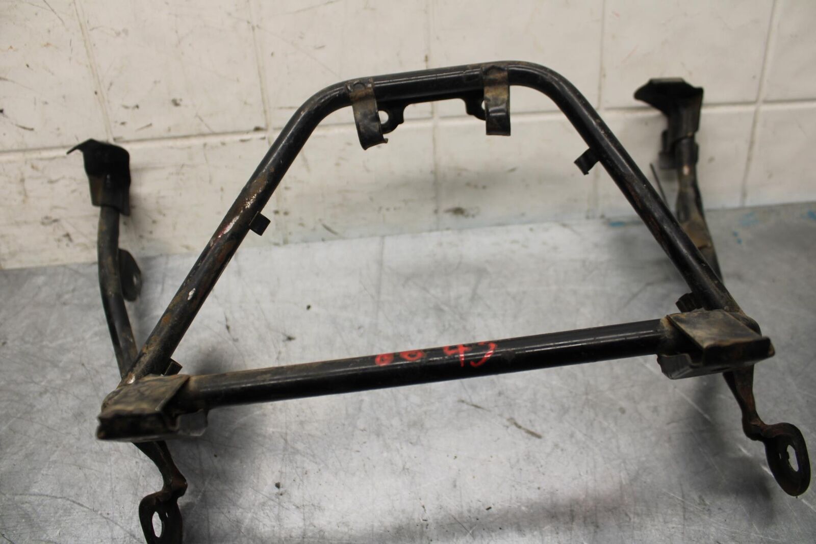 84-85 YAMAHA FJ1100 UPPER FAIRING MIRROR GAUGES STAY BRACKET BB29