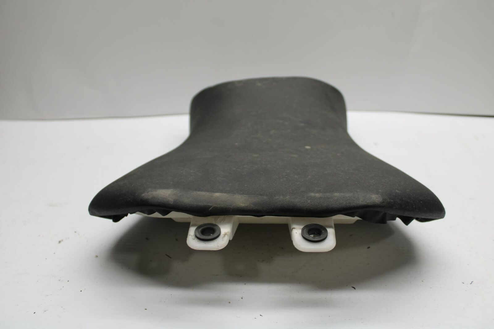 11-12 KAWASAKI Z1000 FRONT DRIVERS SEAT PAD SADDLE PILLION BB249