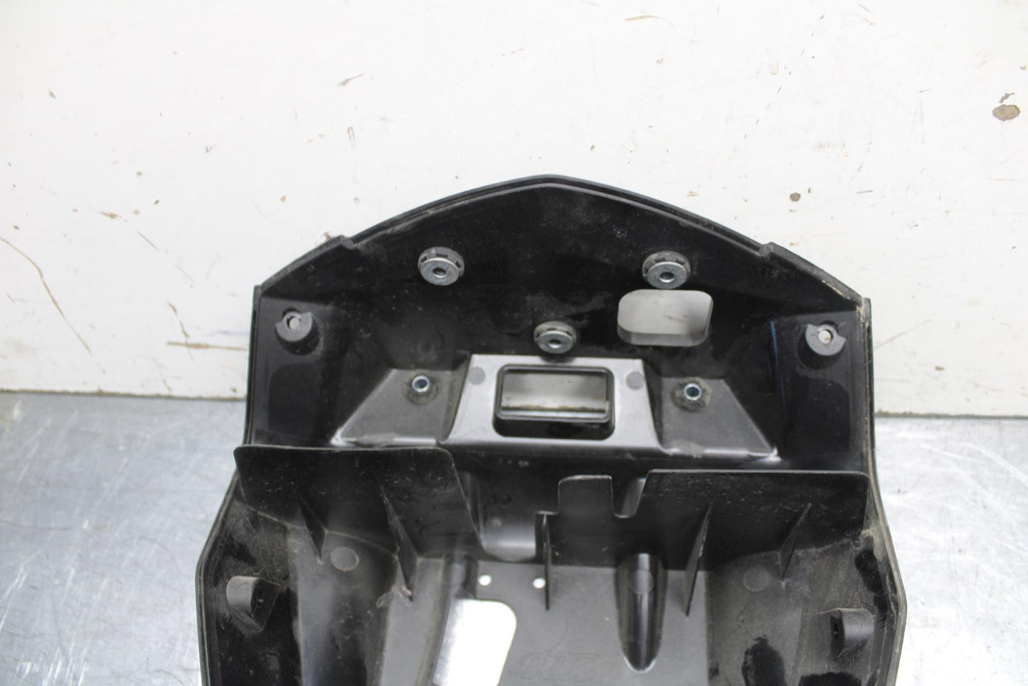 16-18 KTM 690 DUKE UPPER FAIRING MIRROR GAUGES STAY BRACKET BB631