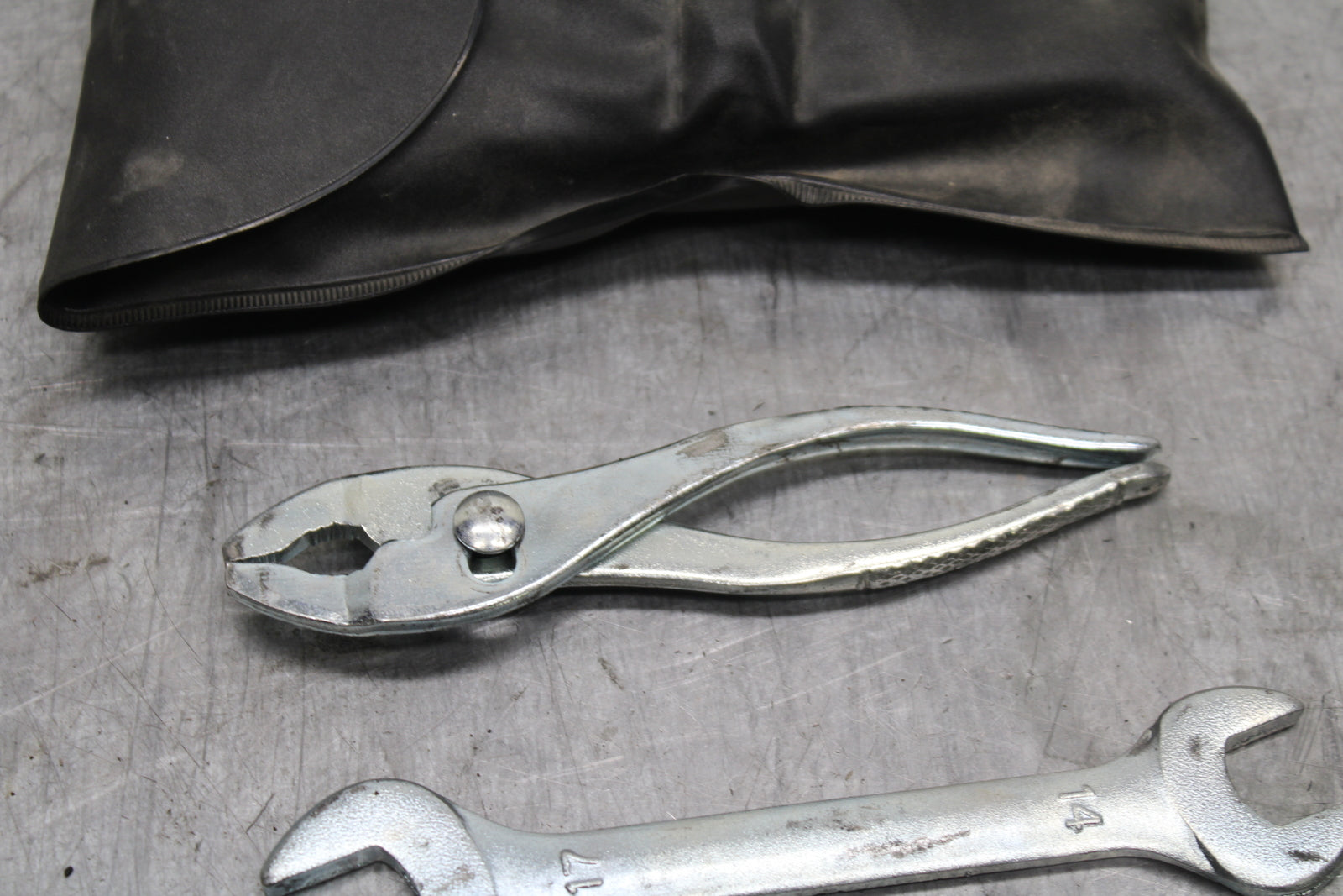11-24 SUZUKI GSXR750 STOCK TOOLS OEM TOOL BAG KIT SET BB714