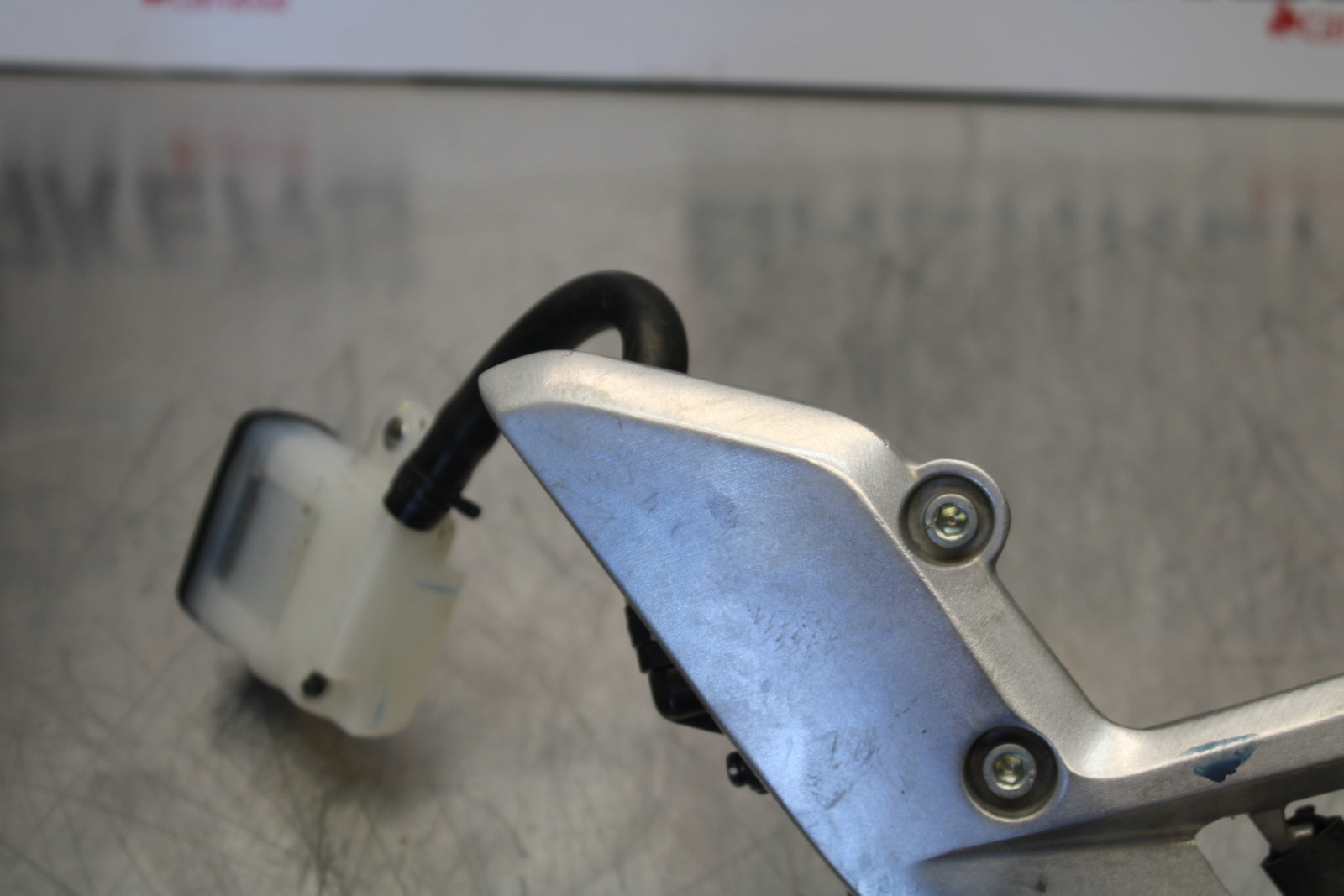 15-16 HONDA CB300F RIGHT REARSET REAR SET DRIVER FOOT PEG REST STOP BB150