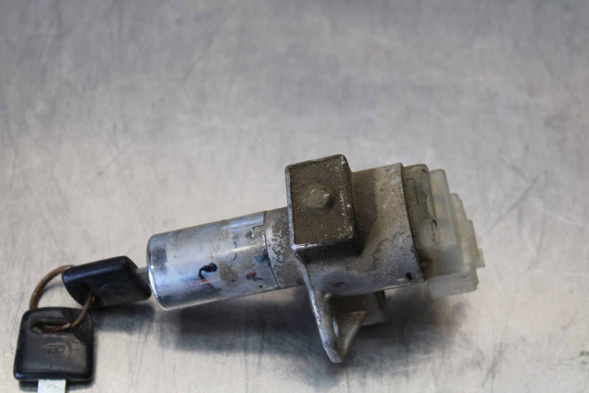 76-77 HONDA GOLDWING 1000 IGNITION LOCK W KEYS BB171