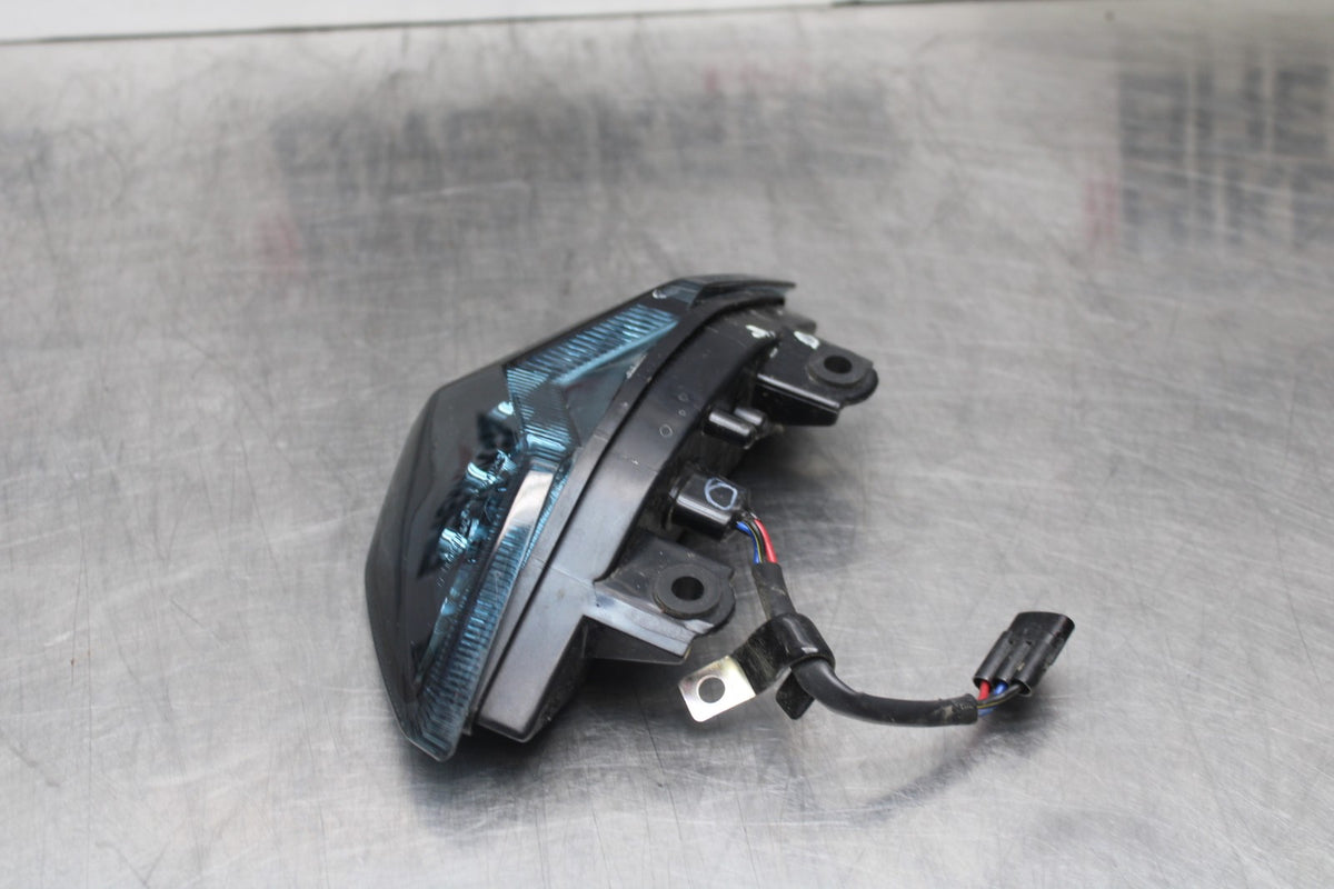 22 KAWASAKI NINJA 1000SX REAR TAIL TAILLIGHT BACK BRAKE LIGHT BB780