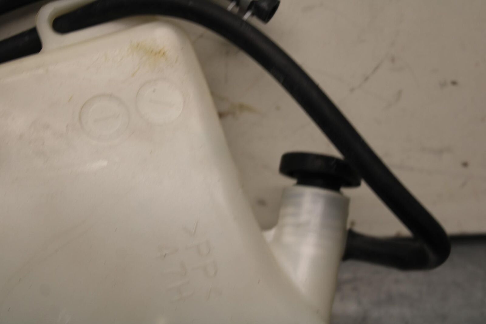 2011 Suzuki GSXR1000 COOLANT WATER TANK RESERVOIR BOTTLE 17910-47H00 BB96