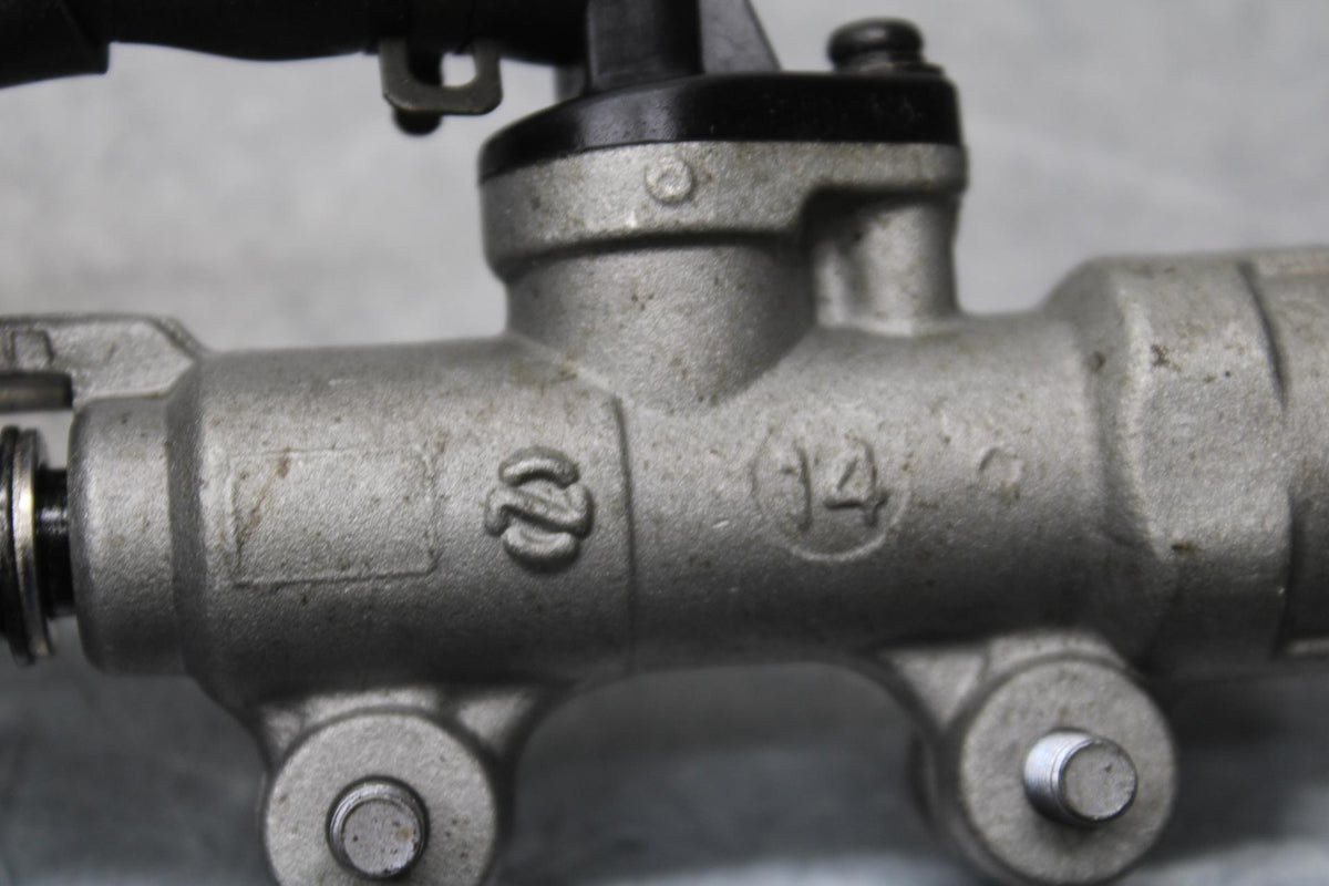 01-06 HONDA CBR600F4I REAR BACK BRAKE MASTER CYLINDER W RESERVOIR BB626
