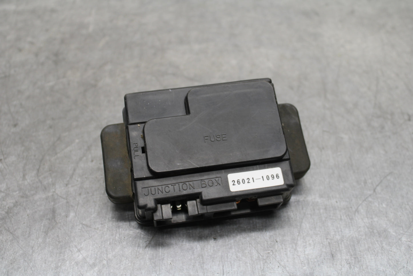 03-08 KAWASAKI VULCAN 1600 FUSE BOX BB123