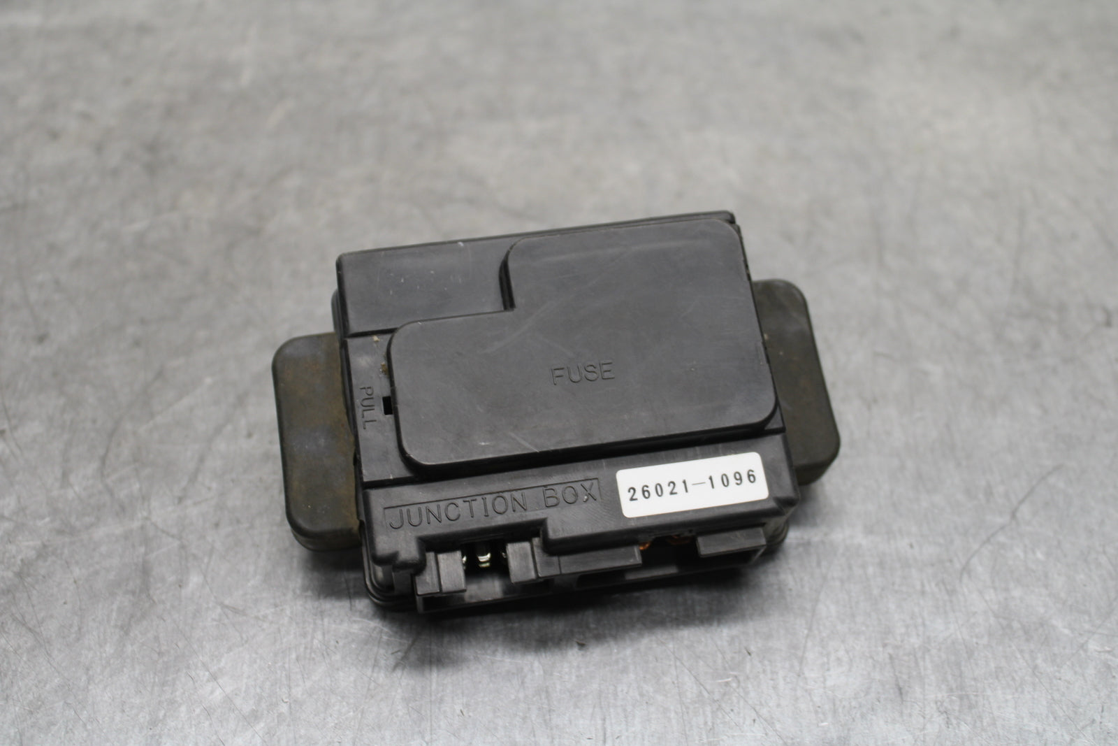 03-08 KAWASAKI VULCAN 1600 FUSE BOX BB123