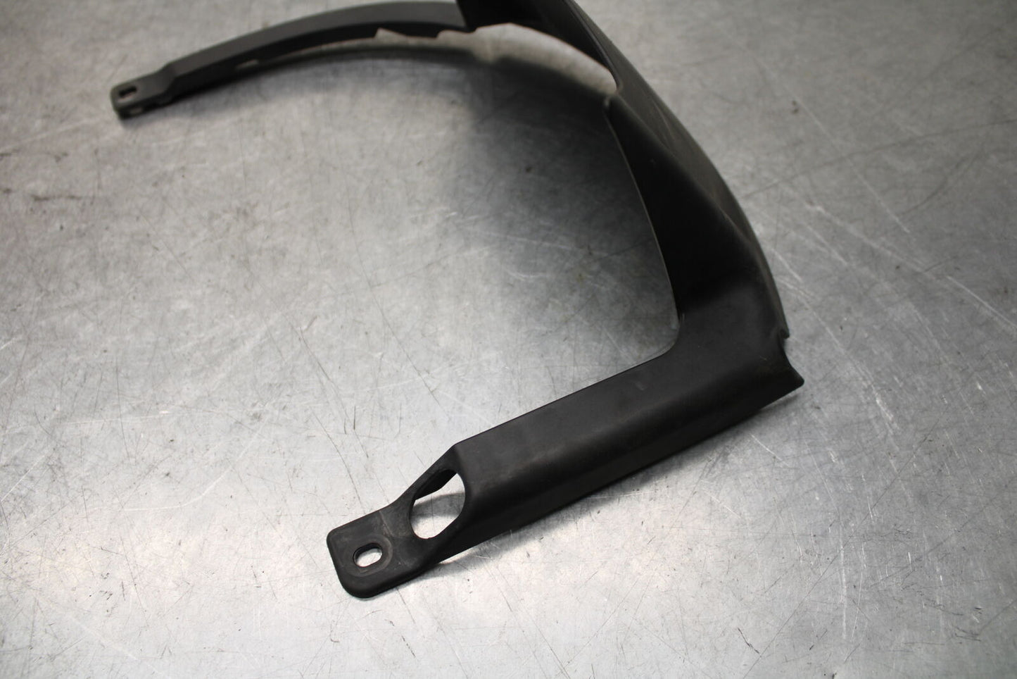 16 KAWASAKI NINJA ZX10R REAR BACK WHEEL TIRE HUGGER FENDER 35023-0188  BB650