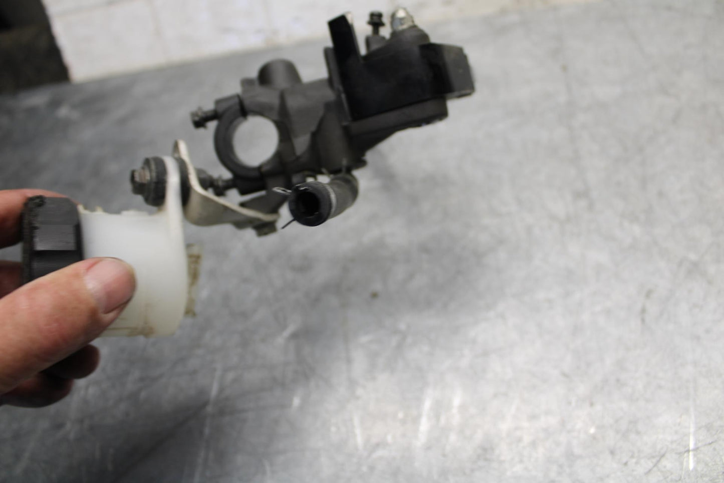 2016 Honda CBR1000RR FRONT BRAKE MASTER CYLINDER w/ VORTEX LEVER BB530