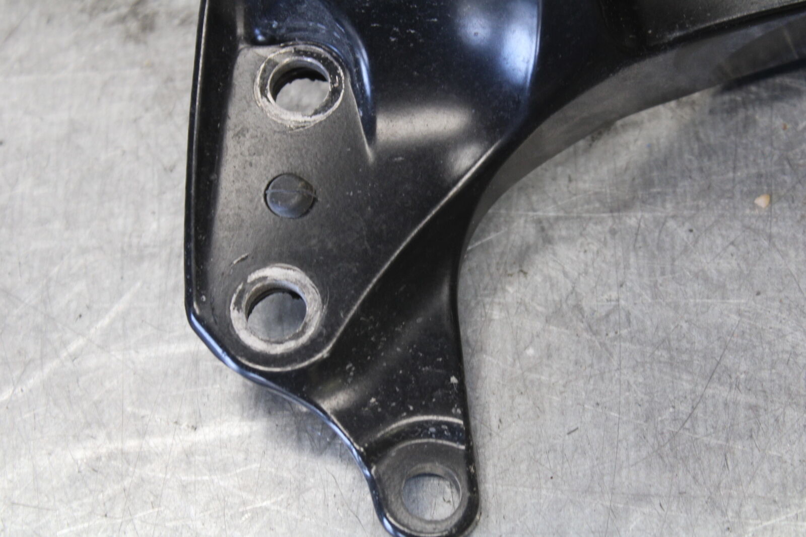 06-07 SUZUKI GSXR 600 UPPER FAIRING MIRROR GAUGES STAY BRACKET BB694