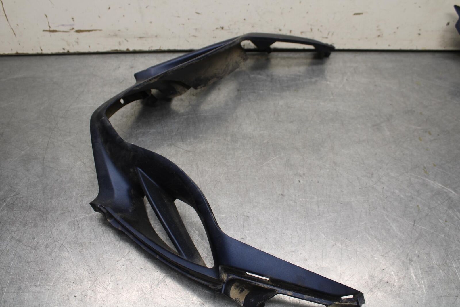 09-16 SUZUKI GSXR1000 FRONT CENTER COWL FAIRING BB642